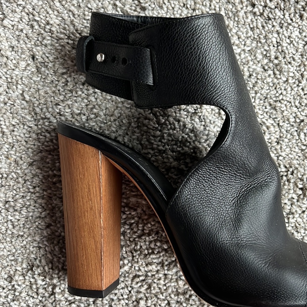 Vince Addie Block Heels (so comfortable!) - Picture 6 of 8